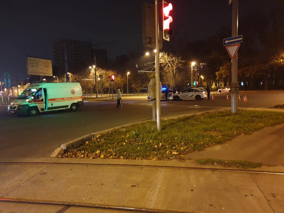 На Московском столкнулись скорая и полицейский Prius
