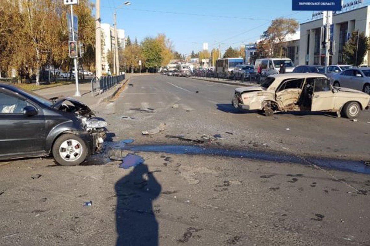 В Сети появилось видео ДТП на мосту