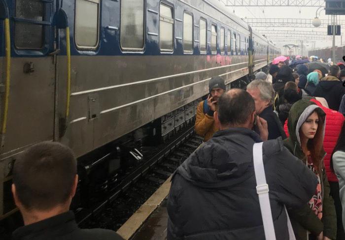Из харьковского поезда эвакуировали пассажиров