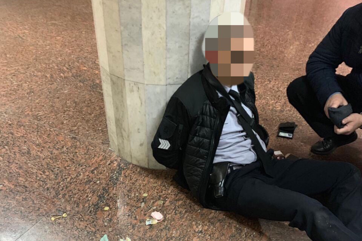 Стрельба в метро: полицейскому грозит пожизненное