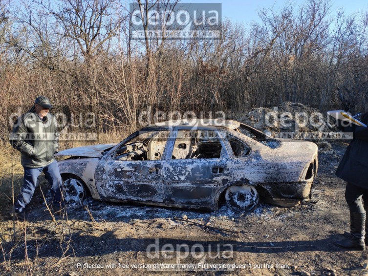 Взрыв в центре: в Сети появились фото сожженной машины подрывников