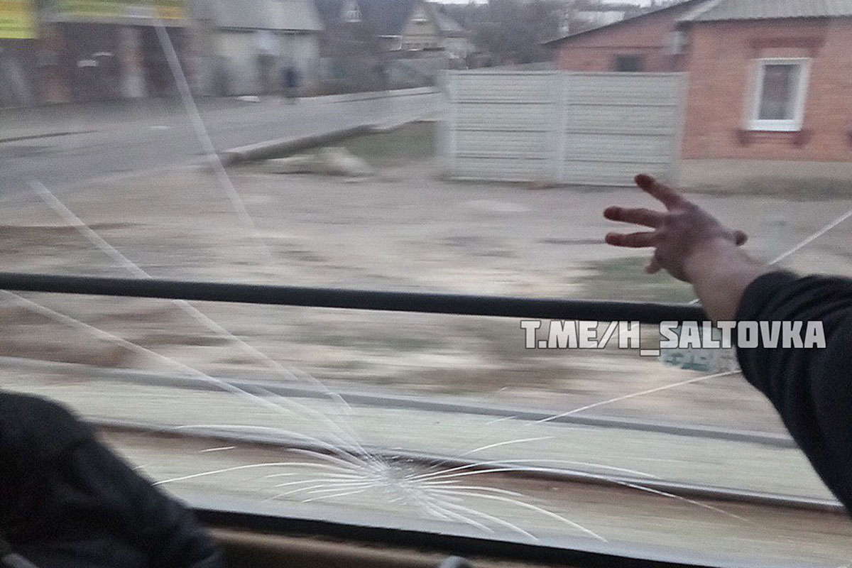 В Харькове снова запустили камнем в трамвай