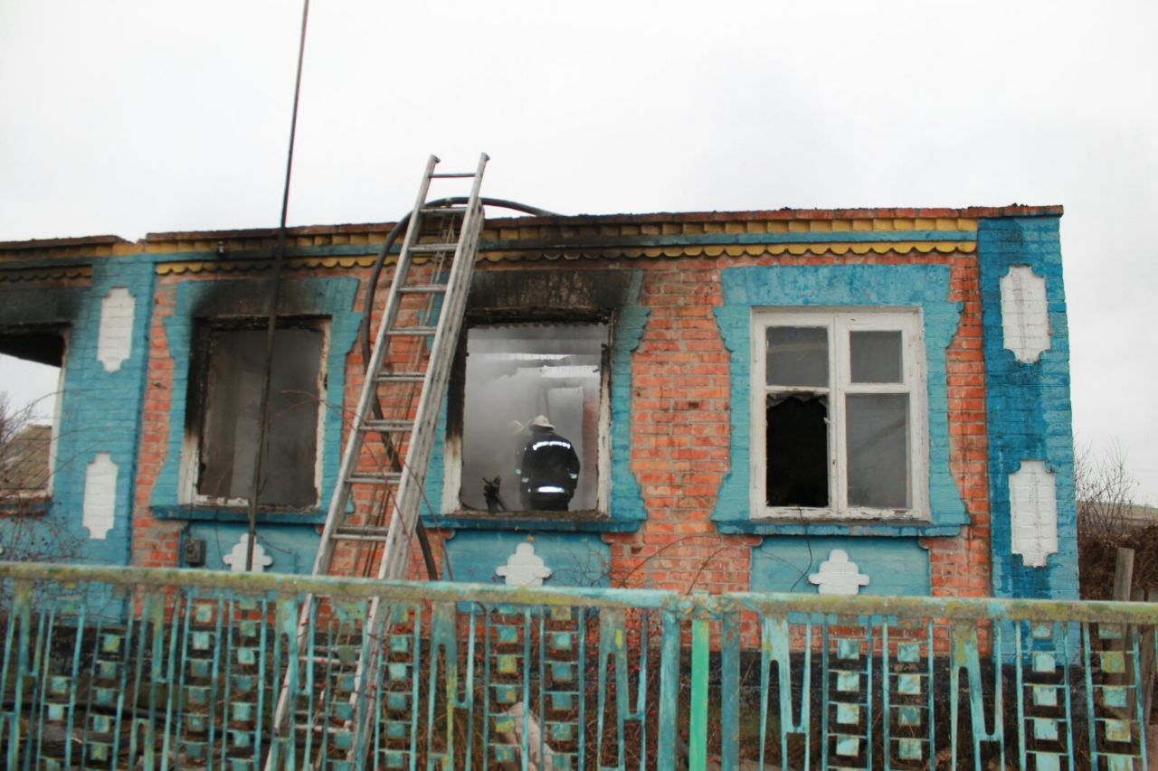 Под Харьковом в доме обвалились крыша. Погиб человек