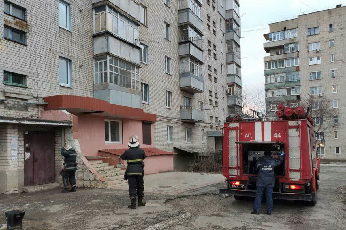 В Купянске горела многоэтажка (фото)