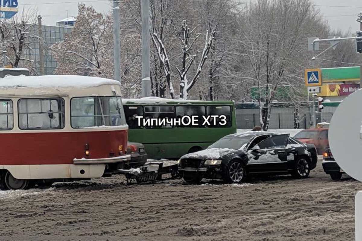 На Ивановке трамвай попал в ДТП