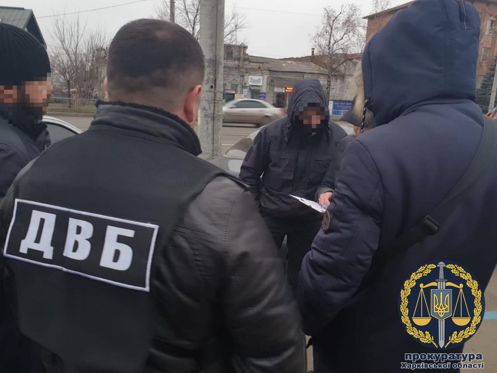 В Харькове полицейский продавал водителям поддельные номера