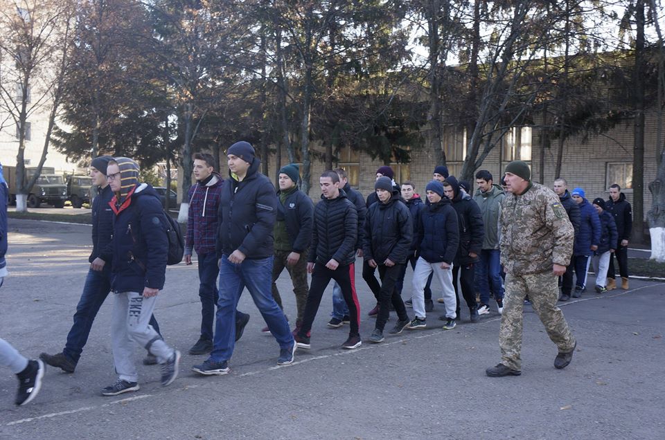 В армию будут призывать с 18 лет