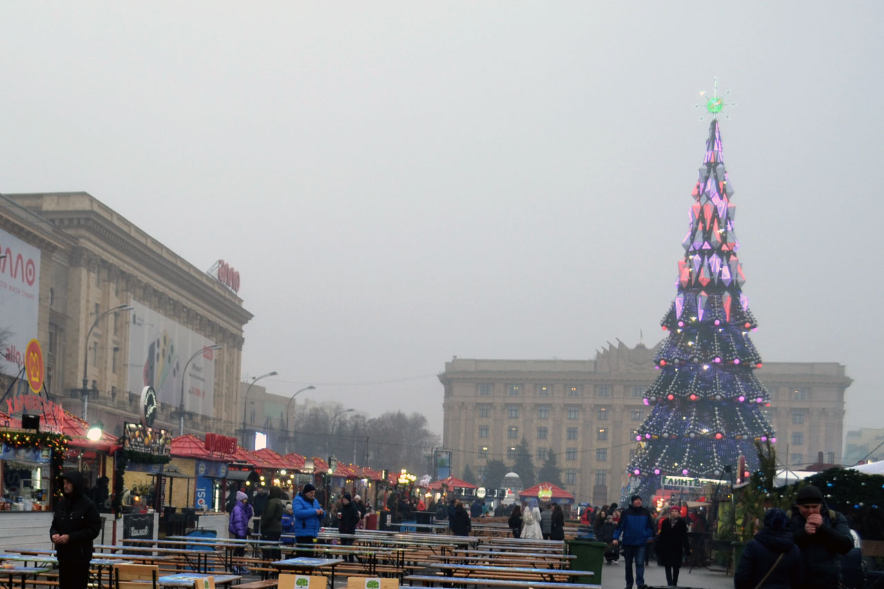 Что происходит на площади Свободы (фото)