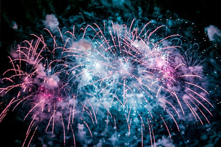 Новогодний фейерверк на площади Свободы. Видео