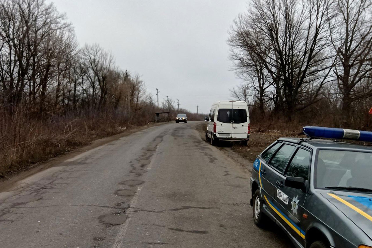 Под Харьковом водитель насмерть сбил двоих человек и скрылся