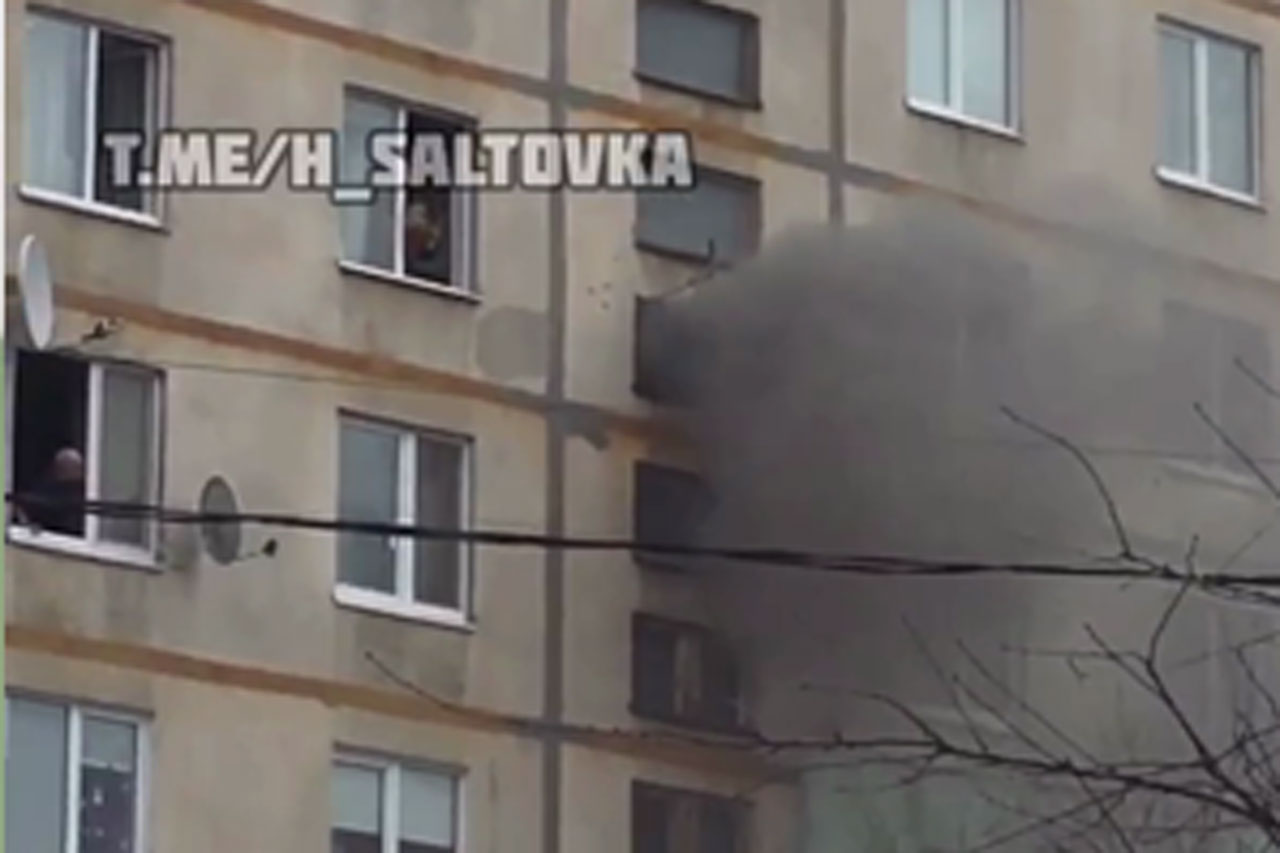 На Алексеевке потушили пожар в многоэтажке (видео)