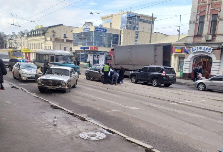 Авария в Харькове заблокировала движение трамваев