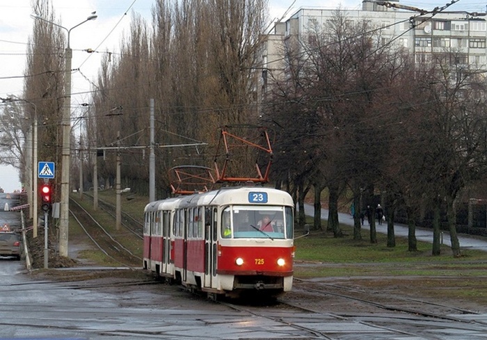 В Харькове на ходу загорелся трамвай (видео)