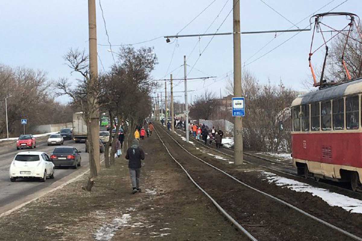 На Салтовке остановились трамваи (фото)