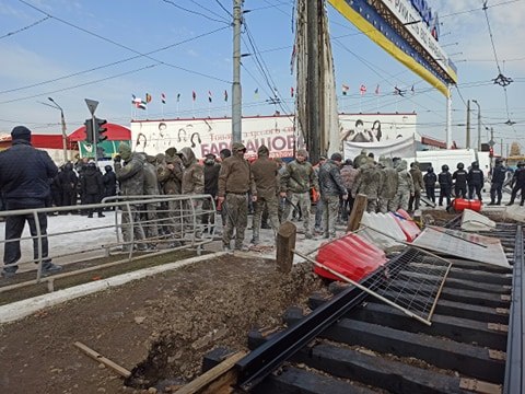 Что происходит на месте столкновений на "Барабашово" (видео)