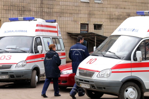 В Харькове родственники больной угрожали бригаде скорой помощи