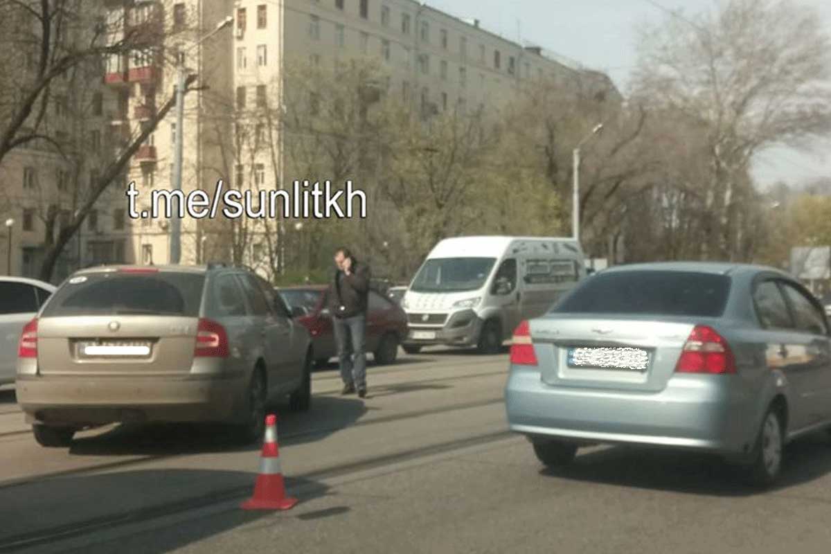 На Московском проспекте - ДТП, трамваи стоят