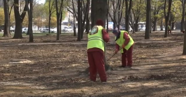 В сотнях дворов на Салтовке провели саночистку