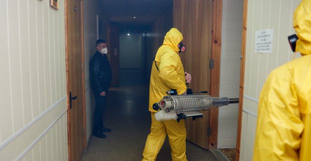 В Харькове здание полиции наполнили туманом, убивающим коронавирус