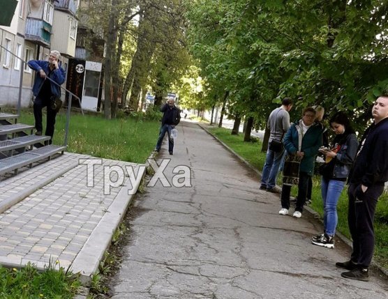 В Харькове - очередь в парикмахерскую (фото)