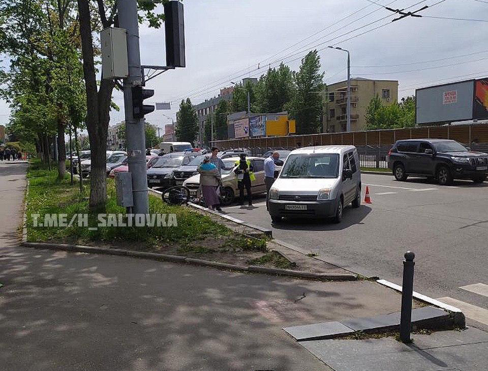 На проспекте Науки сбит велосипедист