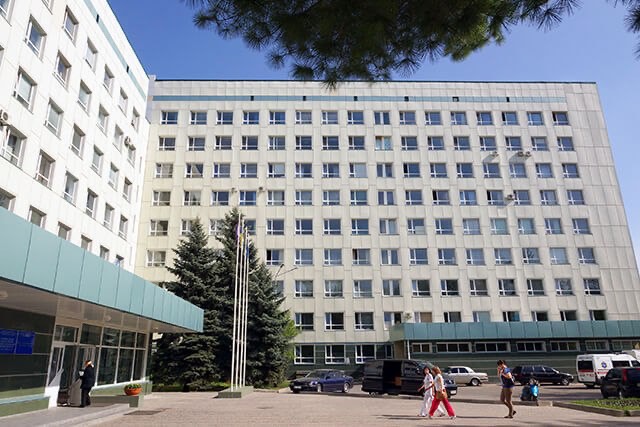 "Французский бульвар" отдал харьковским больницам 850 000 грн на борьбу с коронавирусом
