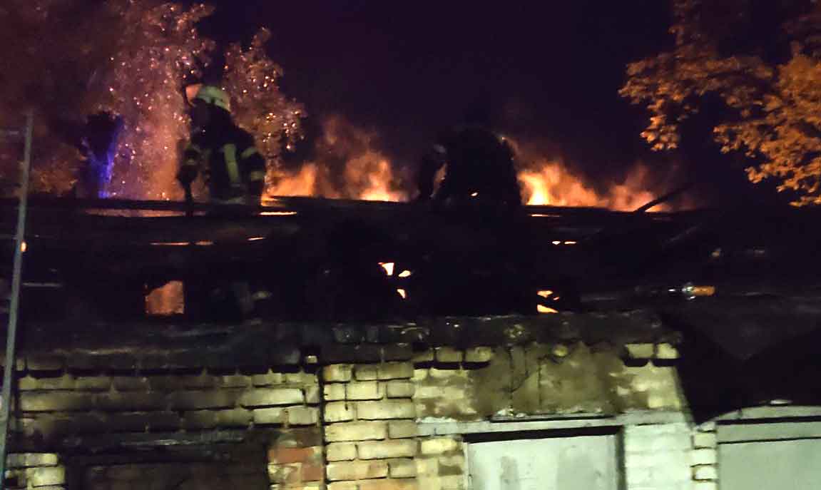В Харькове на пожаре обгорел бездомный мужчина 