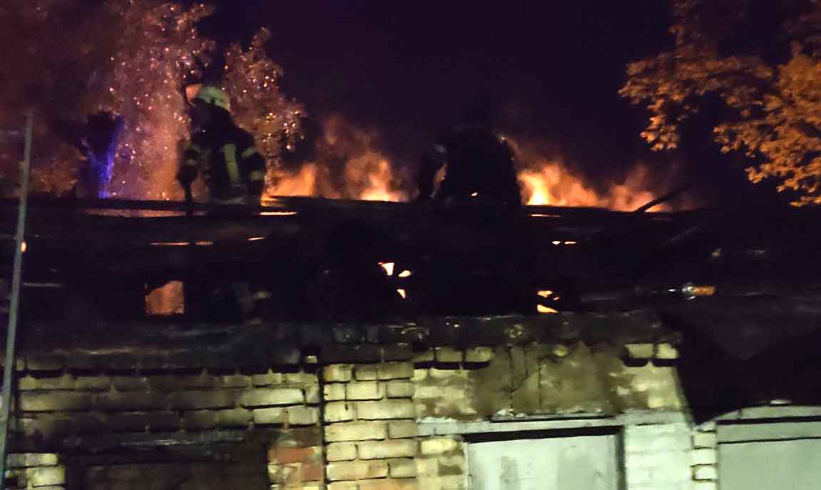 В Харькове на пожаре обгорел бездомный мужчина 