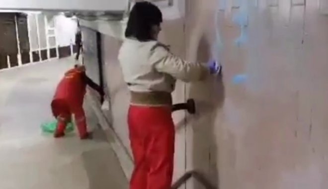 В Харькове вандалы разрисовали семь станций метро