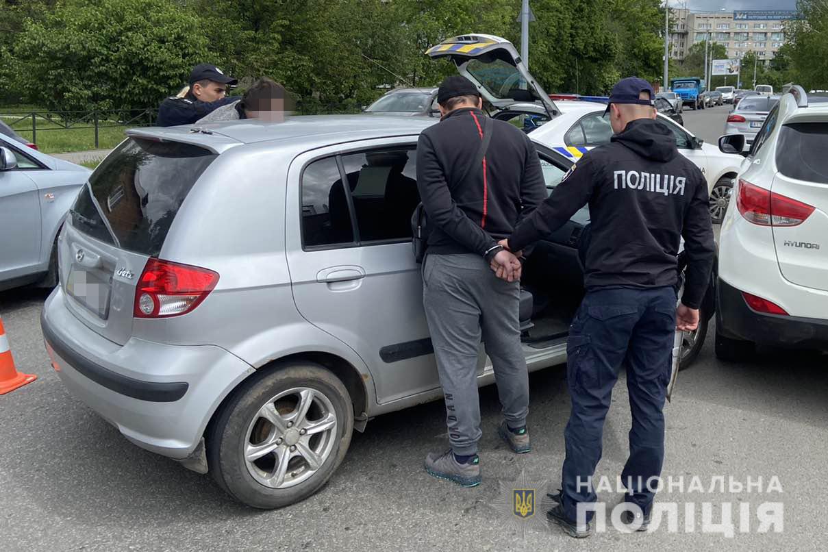 В Харькове задержали квартирных воров (фото)