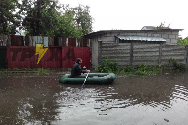 В Харькове затопило улицы (фото, видео)
