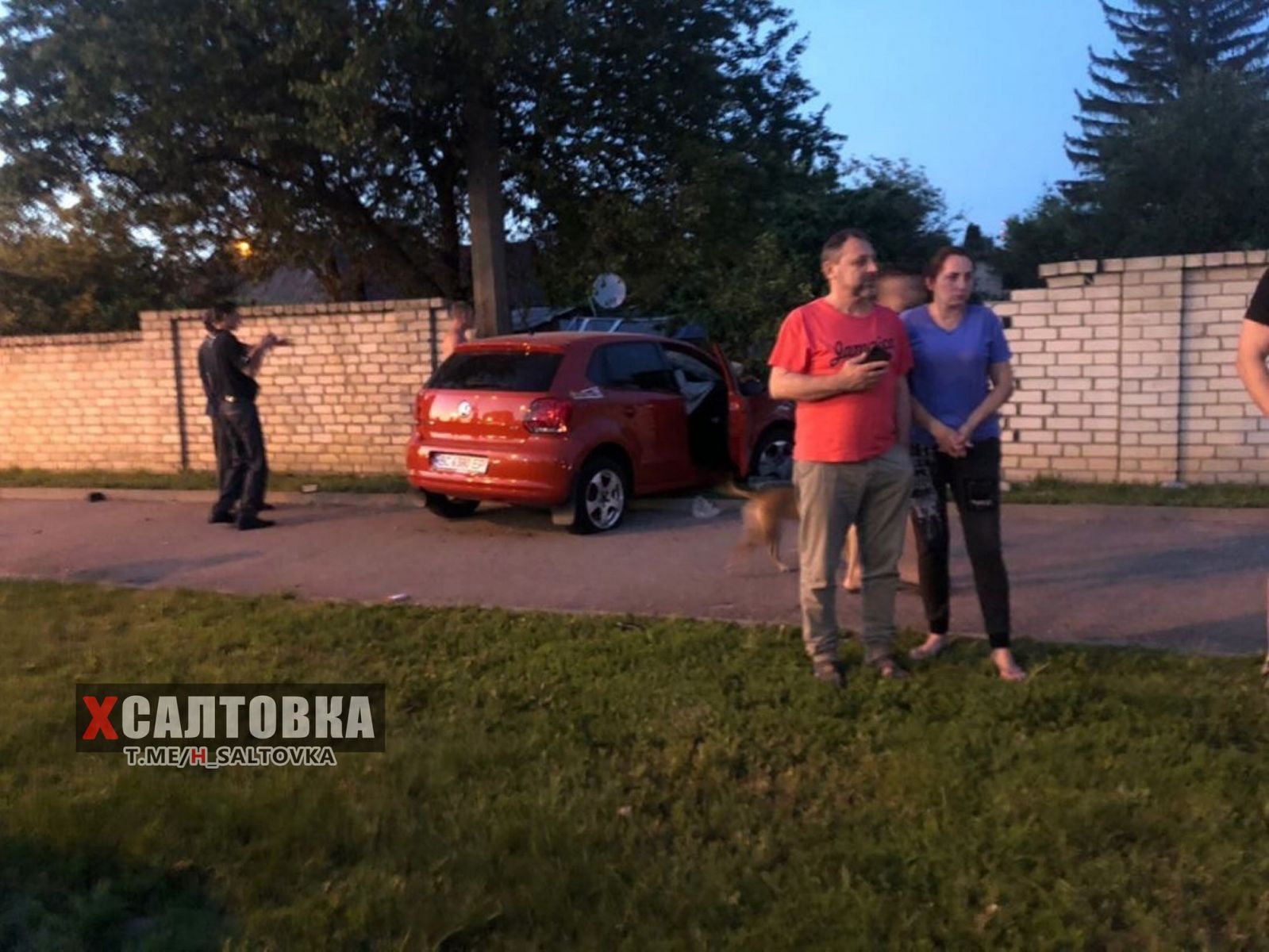 На Клочковской машина влетела в забор (фото)