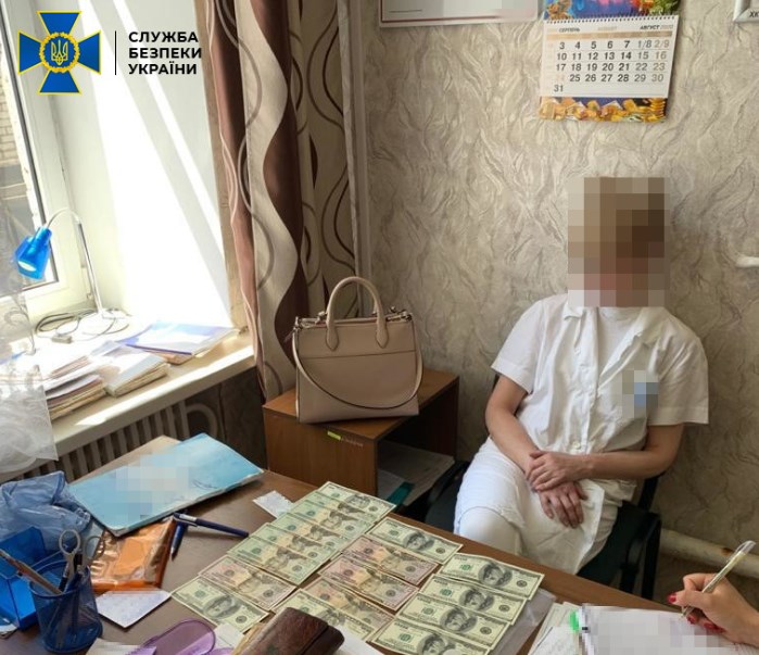 В Харькове СБУ задержала на взятке врача-психиатра