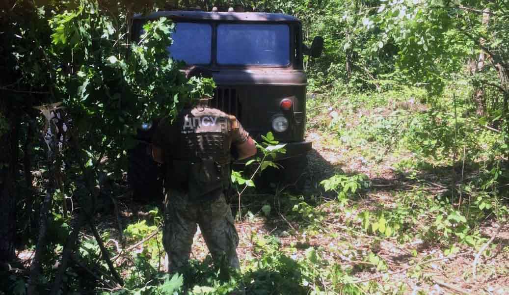 Под Харьковом пограничники нашли грузовик "черных" лесорубов