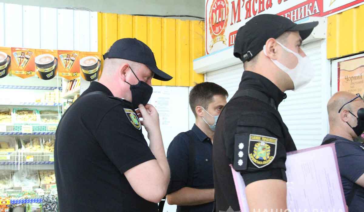 Как полиция проверяет соблюдение карантина в Харькове (фото, видео)