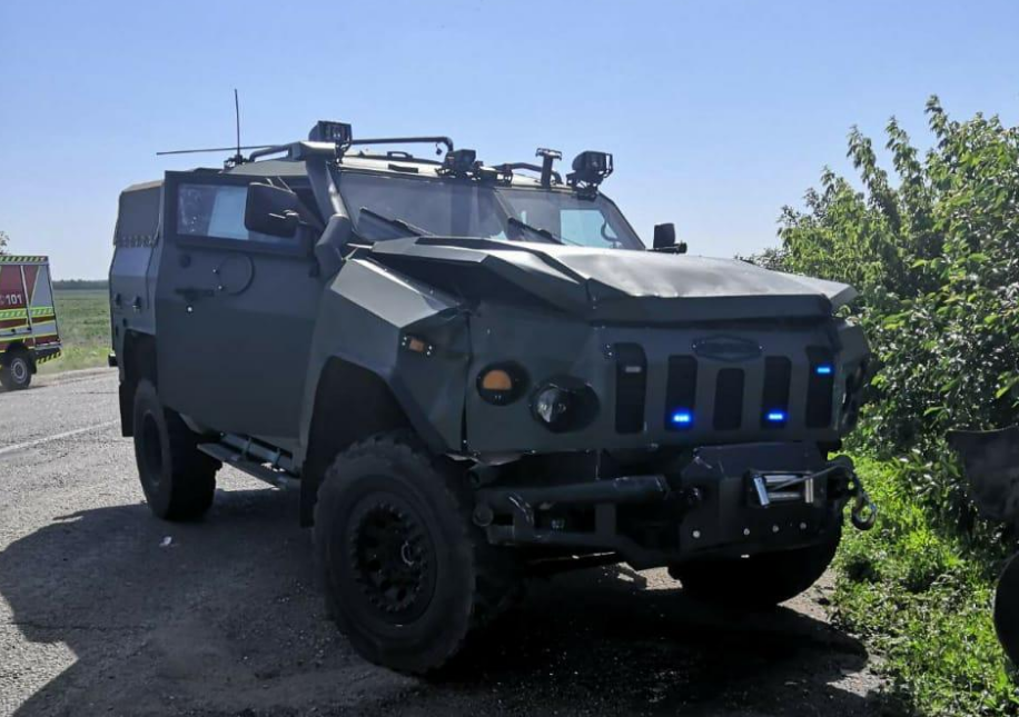 Под Харьковом военные попали в аварию, есть пострадавшие (фото, видео)