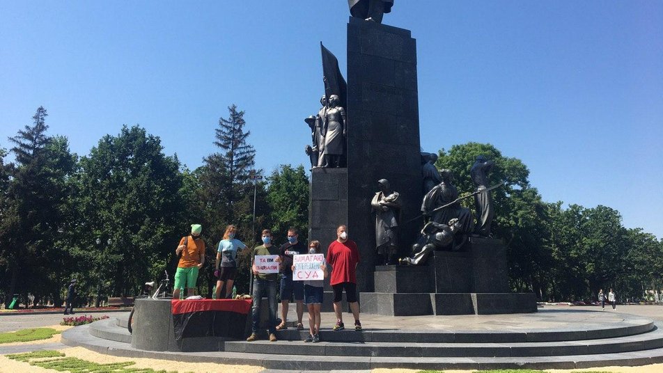 У памятника Шевченко в Харькове прошла акция