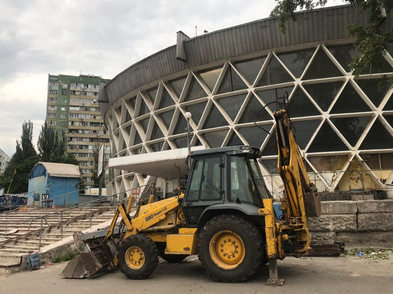 В Харькове демонтируют рынок (фото)