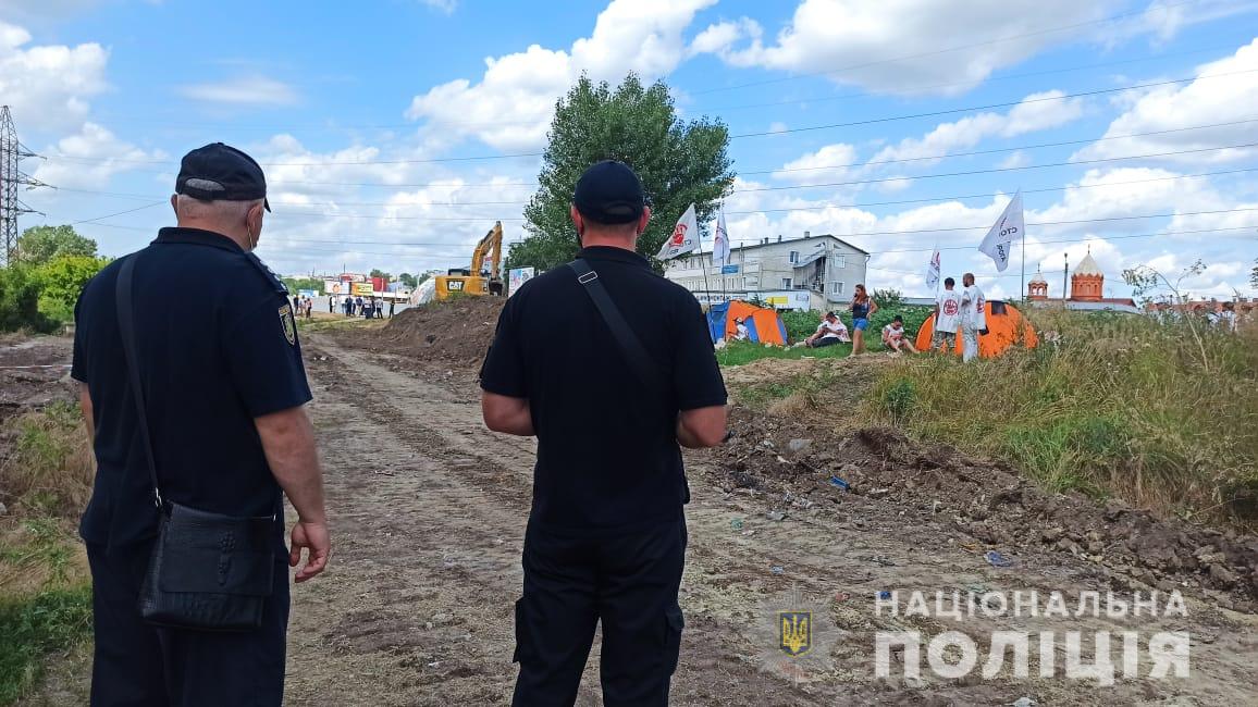 Строительство дороги через "Барабашово": палатку активистов снесли