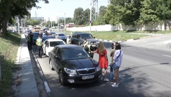 На улицах Харькова введена операция "Внимание, спецсигнал" (видео)