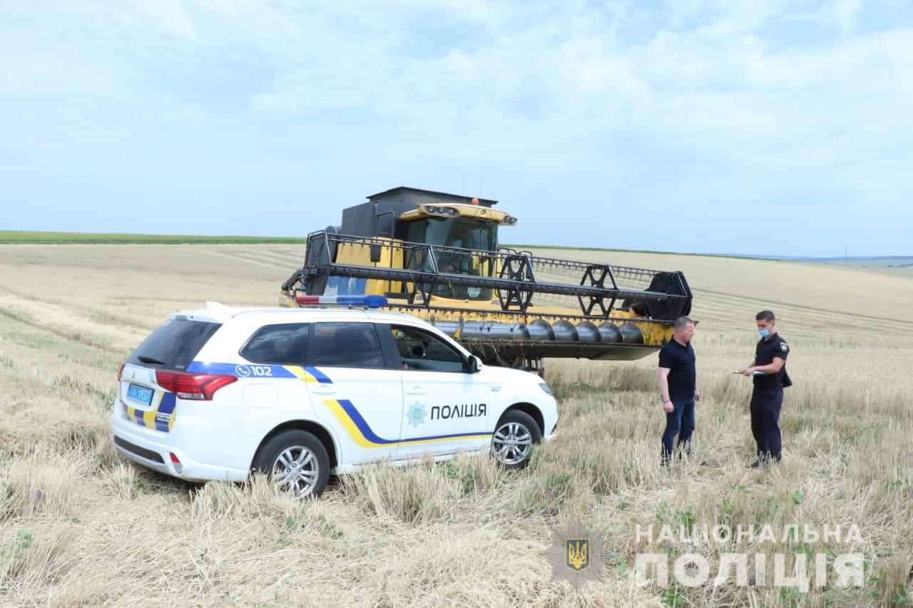 Под Харьковом вооруженные люди напали на комбайнера