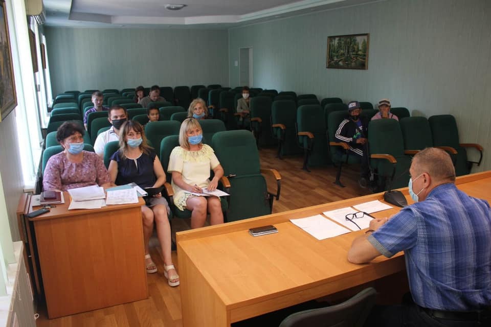 Жительница Краснопавловки вернула государству приемных дочерей