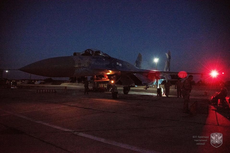 Харьковские курсанты отработали ночные боевые полеты (фото)