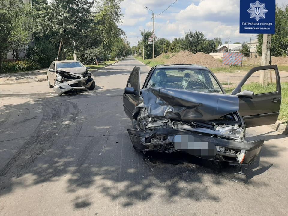 Авария на Камышева: машины всмятку, есть пострадавшие (фото)