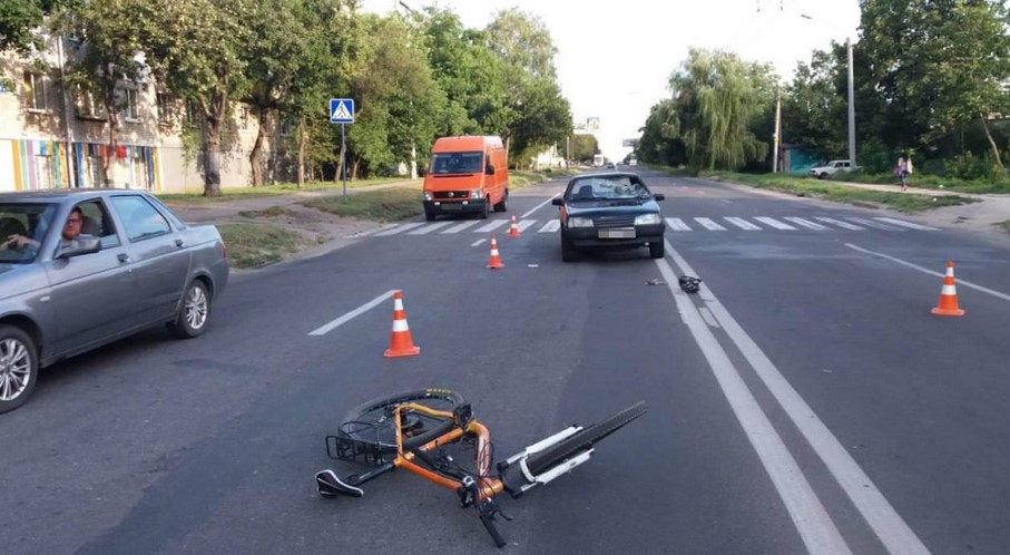 На Роганской сбит велосипедист: подробности