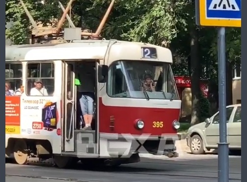 В центре Харькова остановились трамваи