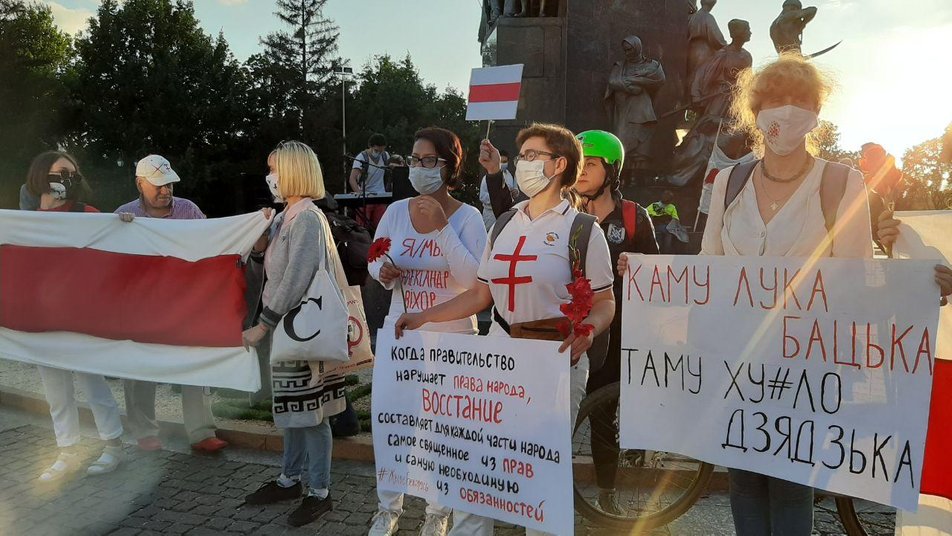 Возле памятника Шевченко прошел митинг (фото)