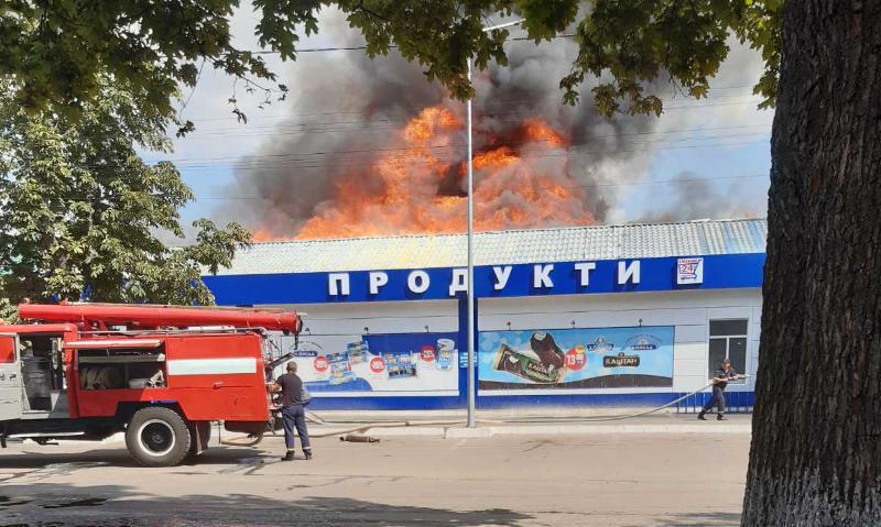 Горящий супермаркет: появились подробности (фото)