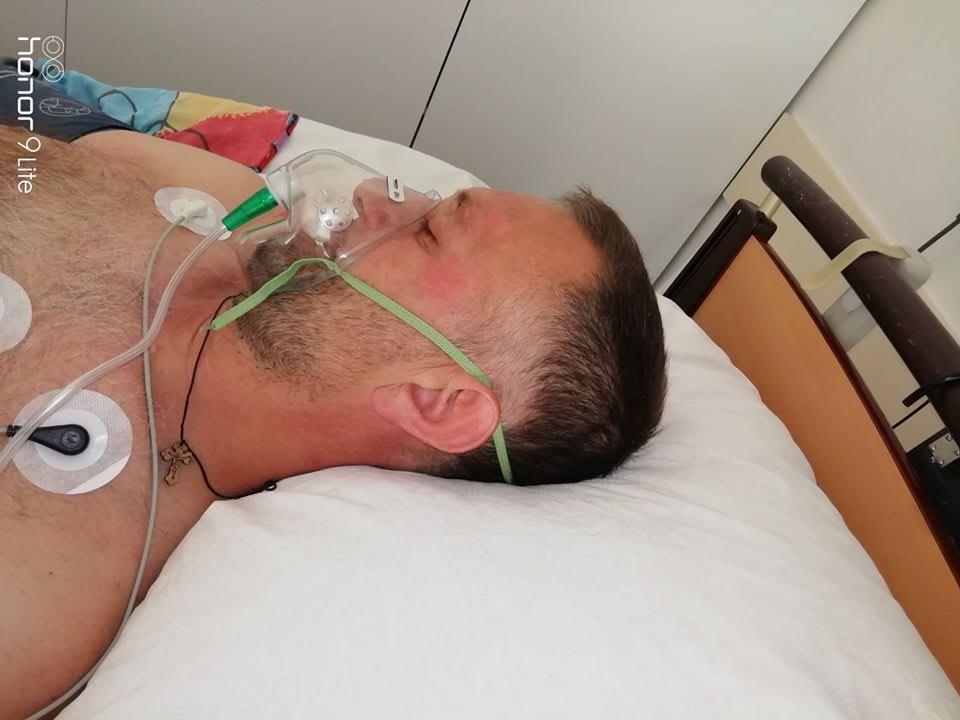 В полиции просят помочь установить личность мужчины, которого нашли без сознания