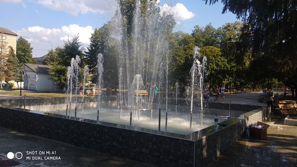 В Изюме заработал фонтан